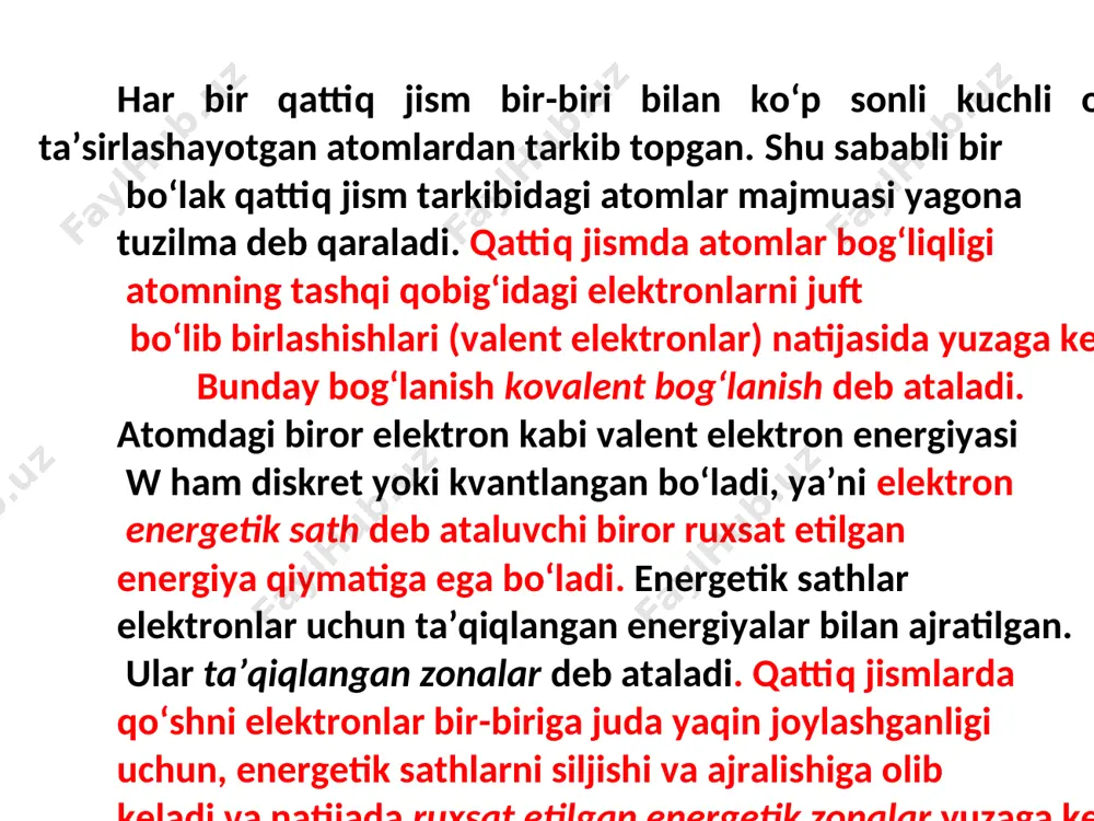 o‘p sonli kuchli o‘zaro ta’sirlashayotgan atomlardan tarkib topgan. shu sababli bir bo‘lak qattiq jism tarkibidagi atomlar majmuasi yagona tuzilma deb qaraladi. qattiq jismda atomlar bog‘liqligi atomning tashqi qobig‘idagi elektronlarni juft bo‘lib birlashishlari (valent elektronlar) natijasida yuzaga keladi. bunday bog‘lanish kovalent bog‘lanish deb ataladi. atomdagi biror elektron kabi valent elektron energiyasi w ham diskret yoki kvantlangan bo‘ladi, ya’ni elektron energetik sath deb ataluvchi biror ruxsat etilgan energiya qiymatiga ega bo‘ladi. energetik sathlar elektronlar uchun ta’qiqlangan energiyalar bilan ajratilgan. ular ta’qiqlangan zonalar deb ataladi. qattiq jismlarda qo‘shni elektronlar bir-biriga juda yaqin joylashganligi uchun, energetik sathlarni siljishi va ajralishiga olib keladi va natijada ruxsat etilgan energetik zonalar yuzaga keladi 1-rasmda yarim o‘tkazgichning zona diagrammasi keltirilgan. ta’qiqlangan zona kengligi wt yarim o‘tkazgichning asosiy parametri bo‘lib hisoblanadi. 1 – rasm. yarim o‘tkazgichning zona larini tushuntiruvchi diagramma. 1-rasmda yarim o‘tkazgichning zona diagrammasi keltirilgan. ta’qiqlangan zona kengligi wt yarim o‘tkazgichning asosiy parametri bo‘lib hisoblanadi. 1 – rasm. …