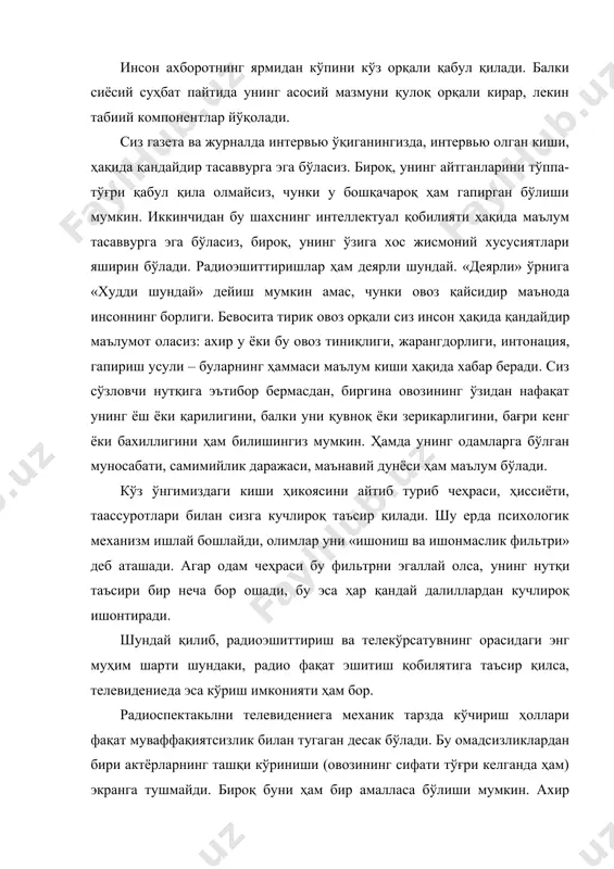 экранга тушмайди. бироқ буни ҳам бир амалласа бўлиши мумкин. ахир радиопьесани телевидениеда ижро этиш учун драмматургия талабларига жавоб берувчи бошқа актёрларни чақириш мумкин. муваффақиятсизликка асосан бошқа ҳолатлар ҳам сабаб бўлиши мумкин. яхши радиопьеса радиодраматругиянинг ўзига хос хусусиятларга эга. драматургия қонунлари шуни талаб қиладики, радиопьесада айтиладиган сўз нафақат персонажнинг фикр ва ғояларини акс эттириш керак, балки воқеа-ҳодиса ривожини, вазиятни кўз олдига келтириш учун ҳам хизмат қилиш керак. телевиденияда бундай талаб қўйилмайди. чунки жой ҳолати, кўриниш, персонажнинг жисмоний ҳаракати бевосита экранда тасвирланади. инсон кўз олдида жонли, ҳаракатланувчи тасвир пайдо бўлганда, у психологик ва физиологик сабабларга кўра кўрсатувнинг асосий элементига айланади, овоз эса (нутқ, мусиқа, шовқин) иккиламчи роль ўйнайди. радиопьеса эса ягона овоз компонентига мўлжалланиб яратилган. шунга кўра радиопьеса драматургияси кўриш компоненти йўқлигига мўлжалланган. биз радионинг тасвирлаш ҳусусияти йўқ бўлгани учун телевидениега нисбатан ахборот воситаси сифатида ёки бадиийлик жиҳатидан даражаси пастлигини исботлаб бермоқчи эмасмиз. аввало радионинг ҳам ўзига хос хусусияти бор: уни ҳамма …
