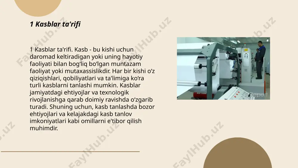 ing rivojlanishi bilan bir qatorda, xalqaro kompaniyalar va tashkilotlar uchun ishchi kuchining malakali kasblar bo‘yicha tayyorlanishi zarur. bu, o‘z navbatida, xalqaro mehnat bozoridagi talab va taklifni belgilaydi va kasblarning global ahamiyatini oshiradi. ... t.me/slaydai_bot 9 kasb-hunar ta'limining yangilanishi 9 kasb-hunar ta'limining yangilanishi. zamonaviy jamiyatda kasb-hunar ta'limi doimiy yangilanish va o‘zgarish jarayonida bo‘lishi kerak. texnologiyalar rivojlanib, yangi kasblar paydo bo‘lgani sari, ta'lim tizimlari ham o‘sha yangiliklarga moslashuvchi dasturlarni ishlab chiqishi talab etiladi. ushbu yangilanishlar tufayli ta'lim muassasalari o‘z bitiruvchilarini zamonaviy mehnat bozori talablari asosida tayyorlay oladi. ... t.me/slaydai_bot 10 kasblarning kelajagi. kasblarning kelajagi ko‘plab omillarga bog‘liq, jumladan texnologik yangiliklar, iqtisodiy o‘zgarishlar va ijtimoiy ehtiyojlar. masalan, sun'iy intellekt va robototexnika sohalarining rivojlanishi yangi kasblarni yaratishi mumkin, shu bilan birga, ba'zi an'anaviy kasblar kamroq talabga ega bo‘lishi mumkin. shu sababli, kelajakda kasblarni tanlashda ushbu o‘zgaruvchan tendensiyalarni hisobga olish muhimdir. kasblar va ularning klasifikatsiyasi solijonov joʻrabek joʻrabek e'tiboringiz uchun raxmat! image1.png image2.png image3.png image4.png …