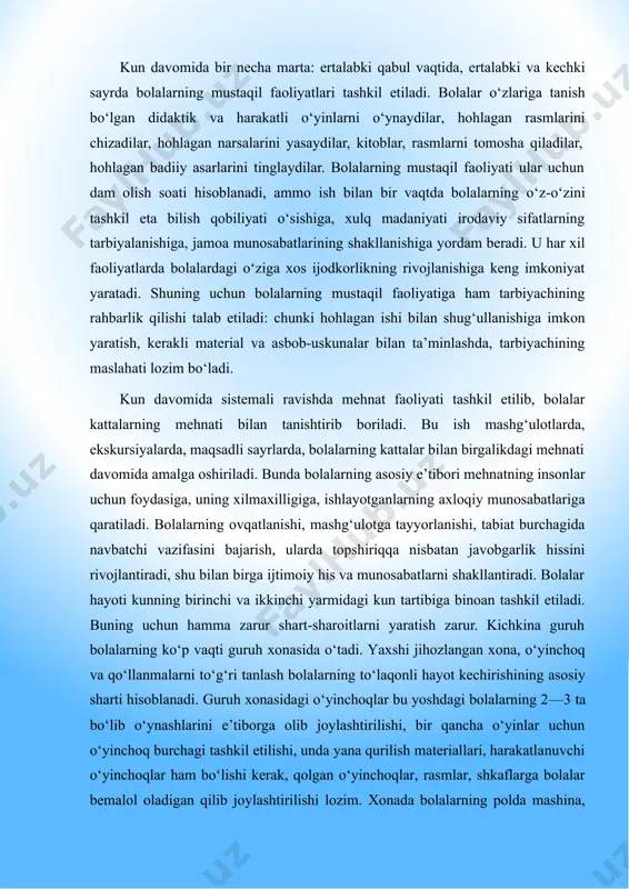 bgarlik hissini rivojlantiradi, shu bilan birga ijtimoiy his va munosabatlarni shakllantiradi. bolalar hayoti kunning birinchi va ikkinchi yarmidagi kun tartibiga binoan tashkil etiladi. buning uchun hamma zarur shart-sharoitlarni yaratish zarur. kichkina guruh bolalarning ko„p vaqti guruh xonasida o„tadi. yaxshi jihozlangan xona, o„yinchoq va qo„llanmalarni to„g„ri tanlash bolalarning to„laqonli hayot kechirishining asosiy sharti hisoblanadi. guruh xonasidagi o„yinchoqlar bu yoshdagi bolalarning 2—3 ta bo„lib o„ynashlarini e‟tiborga olib joylashtirilishi, bir qancha o„yinlar uchun o„yinchoq burchagi tashkil etilishi, unda yana qurilish materiallari, harakatlanuvchi o„yinchoqlar ham bo„lishi kerak, qolgan o„yinchoqlar, rasmlar, shkaflarga bolalar bemalol oladigan qilib joylashtirilishi lozim. xonada bolalarning polda mashina, aravachalarni bemalol yurgiza olishlari va yirik qurilish materiallari bilan o„ynashlari uchun ham joy ajratilishi kerak, harakatlarni rivojlantiruvchi jihozlar binoning maxsus xonalarida saqlanadi va jismoniy tarbiya mashg„ulotlaridagina olib chiqiladi. maydonchaga qum yashiklari, bolalarning sakrashlari, tirmashib chiqishlari uchun kerakli jihozlar, qorda, muzda uchishlari uchun chanalar qo„yiladi. ii kichik guruh. moddiy muhit ikkinchi guruh bolalari uchun …