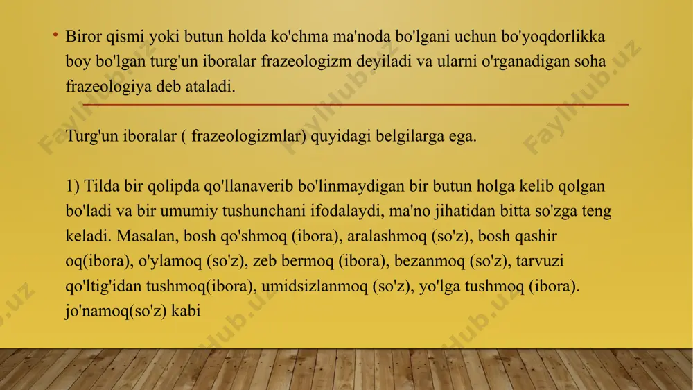 logizimlarning umumiy ma'nosi qismlarning xususiy ma'nolari bilan uyg'unlikni hosil qiladi. umumiy ma'no qismlarning xususiy ma'nolariga asoslanadi. masalan: "bo'zchining mokisiday" iborasi serqatnov tushunchalarni ifodalaydi. frazeologik butunlikning quyidagi belgilari bor: iboraning ma'nosi tarkibidagi so'zlarning ma'nolari bilan izohlanadi. masalan, yaxshi ishtaha haqida ishtahasi ochildi, deyilsa ochko'zlikka msbatan frazeologik butunlik bo'ladi. frazeologik chatishmalar. iboralarning umumiy ma'nosi bilan uni tashkil etgan qismlarning xususiy ma'nolari o'rtasida bog'liqlik bo'lmaydi. ko'pincha ziddiyat mavjud bo'ladi. masalan, oyog'ini qo'liga olmoq iborasi butun holda ko'chma ma'noni "shoshilish" ma'nosini ifodalaydi, ammo bu ma'no ibora tarkibidagi oyog'(ini), qo'li(ga) olmoq so'zlarining na asl, na ko'chma ma'nolari bilan bog'liq emas. misollar: hoji o'pkasini qo'ltiqlab xonaga kirib keldi. (m.) akam achchig'idan to'nini teskari kiyib oldi. kambag'allar ikki barmog'ini burniga tirab qolmasin. (m. i.) boy hali to'ng'iz qopadi (o.) va boshqalar . frazeologizmlar shakl va ma'no munosabatiga ko'ra quyidagi turlarga bo'linadi: 1)frazeologik omonimlar. bunga turli ma'no ifodalovchishakldosh iboralar kiradi. masalan: og'ziga olmadi(yemadi),og'ziga olmadi (gapirmadi). 2)frazeologik sinonimlarga ma'nodosh …