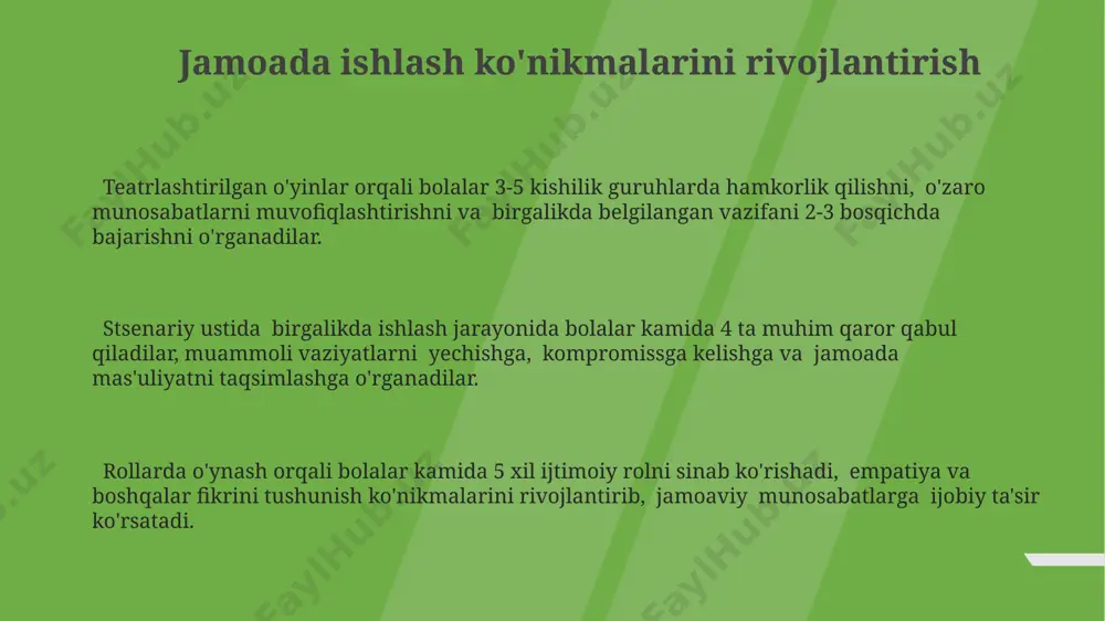 di. rol ijro etish orqali bolalar nutq, mimika va jestlarni o'zlashtirib, ijodiy ifoda vositalarini boyitadi, bu esa 10-15% ga so'z boyligini oshiradi. teatrlashtirilgan o'yinlarning turlari teatrlashtirilgan o'yinlarning 2-3 yoshli bolalar uchun sodda dramatizasiyasi, masalan, 2-5ta personajli ertaklarni sahnalashtirish orqali, nutq va harakatlarni muvofiqlashtirish ko'nikmalarini rivojlantiradi. rolllarni taqsimlash orqali 4-5 yoshli bolalarga 5-7ta sahnadan iborat murakkab spektakllarni o'rgatish, ijtimoiy rollarni o'zlashtirish va jamoaviy ishlashni o'rgatadi. o'yinlarning turli turlari, masalan, qo'g'irchoq teatri (2-7ta qo'g'irchoq), pantomimika va improvizatsiya, bolalarning ijodiy qobiliyatlarini rivojlantirishga xizmat qiladi. bolaning ijtimoiy-emotsional rivojlanishi teatrlashtirilgan faoliyat bolalarning empatiya qobiliyatini rivojlantiradi, ular boshqa odamlarning his-tuygʻularini tushunishni va ularga hamdard boʻlishni oʻrganadilar, bu esa 5-6 yoshdagi bolalar oʻrtasidagi ijtimoiy moslashuvchanlikni yaxshilaydi. rollarda oʻynash orqali bolalar turli xil ijtimoiy rollarni sinab koʻrishadi, oʻziga boʻlgan ishonchini oshiradilar va muloqot koʻnikmalarini rivojlantiradilar, bu esa 7-8 yoshli bolalarning oʻzaro munosabatlarida muvaffaqiyatga erishish ehtimolini oshiradi. bolalar teatrlashtirilgan oʻyinlarda oʻzlarini 2-3 yoshdan boshlab ifoda etish, his-tuygʻularini boshqarish va …