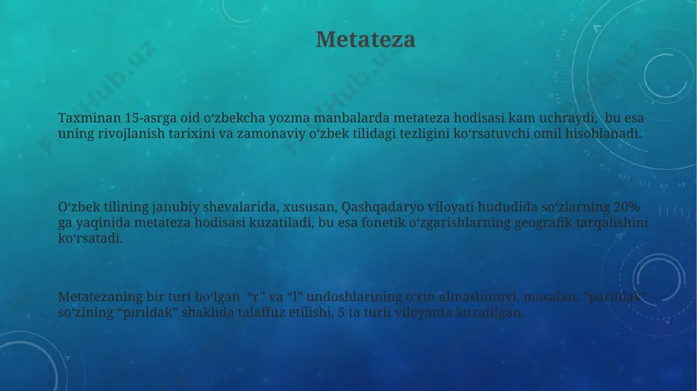aniqlashda muhim rol oʻynaydi. masalan, "qat" (qattiq) va "qaat" (qalin) soʻzlaridagi undosh uzunligi farqi semantik farqni belgilaydi, bu esa fonetikaning 3 asosiy qonunlaridan biri hisoblanadi. oʻzbek tilida palatalizatsiya hodisasi kuzatiladi, unda undoshlar tilning oldingi qismiga yaqinlashishi natijasida sifat jihatdan oʻzgaradi. masalan, [d] undoshi [dʲ] ga aylanishi mumkin, bu esa 19-asr buxoro shevalarida aniqroq kuzatiladi. oʻzbek tilining undosh tovushlari orasida 21 ta fonema mavjud boʻlib, ularning 8 tasi lab undoshlari, 7 tasi til undoshlari va 6 tasi tomoq undoshlari hisoblanadi. bu samarqand universiteti lingvistik tadqiqotlari natijalariga asoslangan. zamonaviy o'zbek adabiy tili fonetikasi zamonaviy o'zbek adabiy tilida 3 ta asosiy unli tovush (a, o, u)ning uzunligi va qisqaligi fonetik jihatdan farqlanadi, bu esa so'zlarning ma'nosini aniqlashda muhim rol o'ynaydi, masalan, toshkent shahridagi nutqda kuzatiladi. so'zlarning urg'u joyi o'zbek tilida ma'no farqlashda muhim ahamiyatga ega bo'lib, 3 bo'g'indan ortiq so'zlarda urg'u joyining o'zgarishi so'zning ma'nosini butunlay o'zgartirishi mumkin, bu samarqand viloyati shevalarida yaqqol …