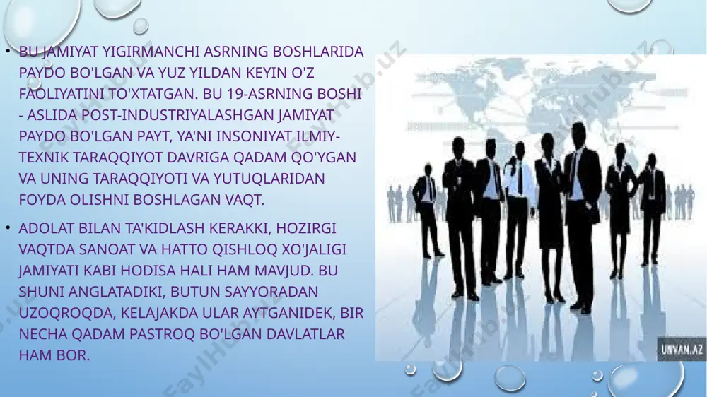 ar tomonidan amalga oshiriladi. ya'ni, ishlab chiqarish sohasi to'liq avtomatlashtirilgan va ushbu tendentsiyaning dastlabki bosqichlarida bu ishsizlikning boshlanishiga sabab bo'lgan. iqtisodiyotning uchlamchi va to'rtlamchi tarmoqlari postindustriyali jamiyat bilan bevosita bog'liqdir. birinchisi doirasida quyidagi jihatlarni aytib o'tish mumkin: marketing; fan; ta’lim; moliyaviy xizmatlar; postindustriya jamiyatining belgilari jamiyatdagi ziyolilar (rassomlar va olimlar) sonining ko'payishi. mavhum haqiqatlar yoki nazariyalarning amaliyotdan ustunligi. texnologiya va innovatsiyalarning rivojlanishiga kuchli turtki. iqtisodiyotda xizmat ko'rsatish sohasi ustunlik qiladi. ijtimoiy hayotda ommaviy axborot vositalari hal qiluvchi rol o'ynaydi. o'simlik va hayvonot dunyosining ekologiyasi va sog'lig'iga g'amxo'rlik qilish. jamiyatda bitta o'rta sinfning shakllanishi. natijada, ilgari mavjud bo'lgan boy yoki kambag'al sinflar o'rtasidagi chegaralar xiralashishi. postindustriyadan keyingi jamiyat, shuningdek, fan va ta'limni hayotning barcha sohalariga ko'tarilishi jarayonini o'z ichiga oladi. aqlli va yaxshi o'qish modaga aylandi. madaniyatda ham, kundalik hayotda ham, siyosiy faoliyatda ham mutlaq plyuralizm. feminizatsiya yoki ayollarni erkaklar bilan bir darajaga ko'tarish. post-sanoat jamiyatining ta'rifi faqat "katta ettita yoki …