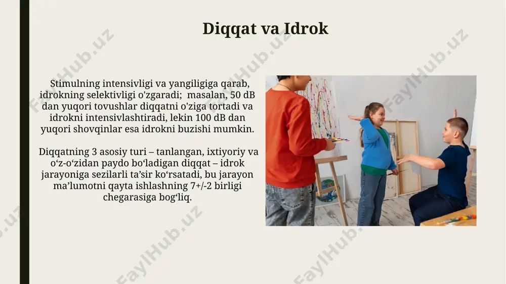i farqlarni ko'rsatishi mumkin. o'quvchining shaxsiy xususiyatlari o'quvchining kognitiv uslubi, masalan, vizual, auditor yoki kinestetik, o'rganish jarayoniga 30% gacha ta'sir ko'rsatishi mumkin, shuning uchun individual yondashuv muhim. ijtimoiy-emotsional rivojlanish darajasi, ayniqsa, 7-12 yoshdagi o'quvchilarda, hamkorlikdagi ishlar samaradorligiga va umumiy akademik muvaffaqiyatga sezilarli ta'sir ko'rsatadi. motivatsiya va o'rganish o'ziga ishonch va o'z-o'zini samarali baholash kabi metakognitv ko'nikmalar o'quv motivatsiyasini rivojlantirishda muhim rol o'ynab, muvaffaqiyat ehtimolini 15-25% ga oshiradi. ijtimoiy taqqoslash nazariyasi shuni ko'rsatadiki, tengdoshlar guruhi bilan taqqoslaganda muvaffaqiyatli bo'lish istagi o'quvchilarning 3 dan 5 gacha ko'proq motivatsiyasini oshiradi. pedagogik psixologiyaning asoslari o'quv jarayonining samaradorligini oshirish uchun pedagogik psixologiya 5 ta asosiy bilimlar sohasini: kognitiv rivojlanish, ijtimoiy-emotsional rivojlanish, motivatsiya, xotira va e’tiborni o'z ichiga oladi. pedagogik psixologiyaning asoslari o'quv jarayonida 3 ta asosiy omil: o'qituvchi, o'quvchi va o'quv materiali o'rtasidagi o'zaro ta’sirni o'rganadi va ularning samarali hamkorligini ta’minlashga qaratilgan. o'qituvchining rol va vazifalari o'qituvchi, dars jarayonida kamida 3 xil o'quv uslubini qo'llab, …