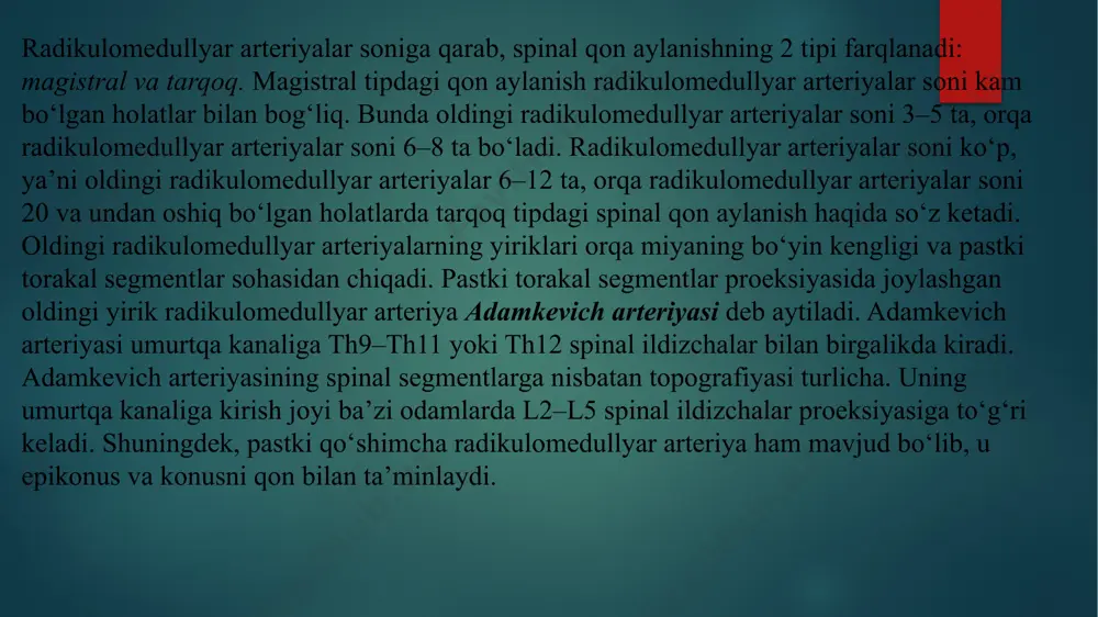i va pastki qo‘shimcha radikulomedullyar arteriyalar bor-yo‘qligi ham kasallik klinikasi shakllanishiga ta’sir ko‘rsatadi adamkevich arteriyasida qon aylanishining surunkali buzilishi «almashinib turuvchi oqsoqlik» sindromini yuzaga keltiradi. bu sindrom belgilari – yurganda ikkala oyoqning holsizlanishi va og‘irlashib borishi (xuddi ikkala oyoqqa «tosh osgandek»), siyishga imperativ qistovlar, ikkala oyoq, tos va bel sohalariga tarqaluvchi paresteziyalar hamda og‘riqlarning paydo bo‘lishi. bunday bemorlar oqsoqlanib yuradi. bemor yurishdan to‘xtab, biroz dam olganidan so‘ng oyoqlar yana kuchga to‘ladi va bemor turib bemalol yura boshlaydi. ammo bu yengillik uzoq davom etmaydi va bemor bir necha qadam tashlagach yana oqsoqlana boshlaydi. shuning uchun ham bu sindromni «almashinib turuvchi oqsoqlik» sindromi deb atashadi. «almashinib turuvchi oqsoqlik» sindromi nafaqat orqa miya va uning tuzilmalarini qon bilan ta’minlovchi arteriyalar zararlanishida, balki oyoqlarni qon bilan ta’minlovchi magistral arteriyalar zararlanishlarida (trombozlarida) ham kuzatiladi. ikkala holatda ham klinik simptomlar bir-biriga juda o‘xshab ketadi. shuning uchun ham kasallikning asl sababini aniqlash uchun qo‘shimcha tekshiruvlar o‘tkazish kerak. …