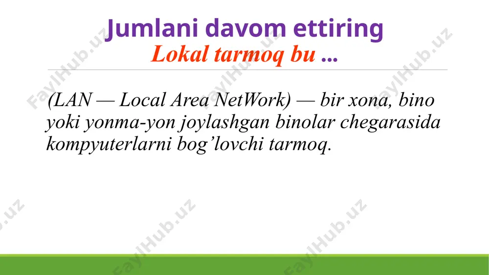 ylashgan qurilmaga, ya’ni konsentratorga yoki kommutatorga ulangan bo‘ladi. ethernet texnologiyasining 10base-t va 10base-f standartlari ana shu topologiya asosida qurilgan edi. bu topologiyaning umumiy shinaga nisbatan asosiy afzalligi, uning ishonchliligining ancha yuqoriligidir. yulduz topologiyasi yulduz — usbu topologiyada barcha kompyuterlar markaziy tugunga (tarmoq konsentratoriga) ulangan. afzalligi ishchi stansiya ishlamay qolishi tarmoq ishiga ta’sir qilmaydi; nosozlikni aniqlash oson; yuqori tezlik; boshqarishning osonligi. kamchiligi markaziy tugun ishdan chiqishi tarmoq ishini to’xtatadi; ko’p kabel talab qiladi; ishchi stansiyalar soni markaziy konsentrator portlai soni bilan chegaralangan. 24 halqasimon topologiya halqasimon topologiya – bu topologiya asosida qurilgan tarmoqlarda, ma’lumotlar halqa bo‘ylab odatda bir tomonga yo„nalgan holda uzatiladi. agar kompyuter ma’lumotlarni unga yo‘naltirilgan ekanligini aniqlasa, ularni o‘z xotirasiga ko‘chirib oladi. token ring va fddi kabi lokal kompyuter tarmoqlari texnologiyalari halqasimon topologiya asosida qurilgan edi. halqa topologiyasi хalqa — бу topologiyada har bir aloqa liniyasi bilan boshqa ikki kompyuterga ulangan. bittasidan ma’lumot oladi boshqasiga uzatadi. afzalligi o’rnatish oson; …