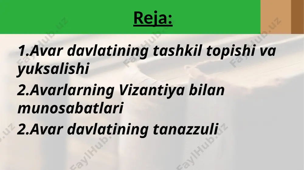 i turkiy qavmlarga nisbat bergan. avarlar slavyanlar, franklar, langobardlar, gruzinlar, shuningdek vizantiyaga muttasil hujumlar qilib turgan. 7-asr boshida avar xoqonligining harbiy quvvati zaiflashgan, o’zaro nizolar avj olgan. 7-asr o’rtasida avarlar shimoli qora dengiz bo’ylaridan siqib chiqarilgan. vizantiya imperatori yustinian i (milodiy 482-565) elchilarni qabul qilib, ularni o’zlari bilan muammosi mavjud bo’lgan boshqa qabilalarga qarshi kurashish uchun yollashga rozi bo‘ladi. avarlar o'z vazifalarini ajoyib tarzda bajarganlar va buning evaziga imperiyadan doimiy to’lov bo’lishini kutishgan marhum imperatorning vorisi yustin ii (taxminan milodiy 520-578 yillar) davrida avarlar bilan tuzilgan shartnoma bekor qilinadi. avar elchilari tomonidan dunayning janubini kesib o'tishga ruxsat berish to’g’risidagi qilingan murojaat rad etiladi. shu sababdan, ular yana shimolga o’tishga harakat qilganda, franklar qiroli sigebert i qo’shini tomonidan qaytariladi. shundan so’ng, avarlar shohi bayonxon o’z e’tiborini pannoniyaga qaratdi yoki boshqa manbalarga ko’ra esa gepid qabilalarini siqib chiqarish uchun yustin ii tomonidan u yerga borishga taklif qilingan edi. tarixchi olim baumer bu …