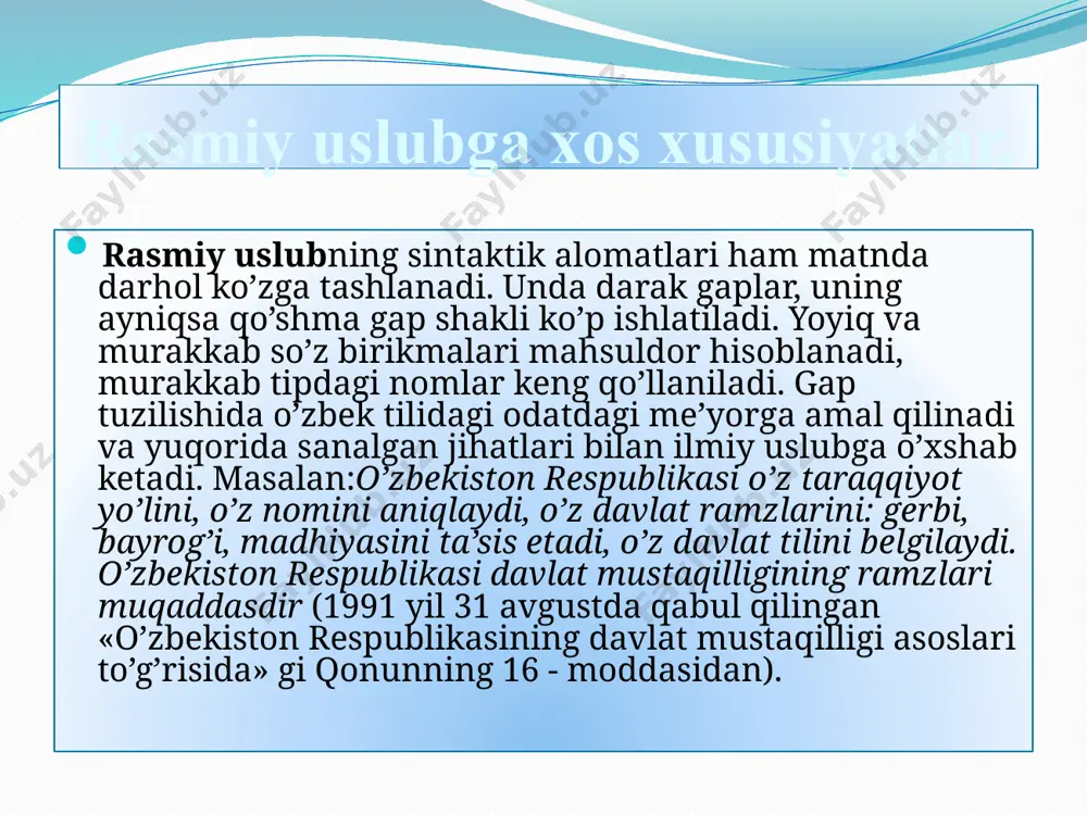 sahifalarida aks etadigan yangilik, xabar, reportaj, tahlilnoma, bosh maqola, maqola, ocherk, felyeton, pamflet, e’lon, reklama singari qator janrlarni qamrab oladi. ana shu qamrov doirasining kengligi o’z navbatida til birliklarining har bir janrda alohida tarzda me’yorlashuvini taqozo etadi. bu o’rinda esa me’yorlashishning umumiy jihatlari xususida so’z yuritish imkoniyati mavjud. t.qurbonovning kuzatishicha, sifatdosh oborotlar, fe’llarning shart mayli shakllarining almashinib ishlatilishi, ritorik so’roq, ritorik murojaat, undov, bir bosh bo’lakli gaplarning faolligi bu uslubga xos xususiyatlar sanaladi so’roq gaplarning mahsuldor ishlatilishi, ularning murojaat va dialog shaklda bo’lishi, bunda savol beruvchi ham, javob beruvchi ham muallifning o’zi hisoblanishi: g’urur nima o’zi? rangi qanaqa? u hammada birday bo’ladimi yoki aksinchami? menimcha, g’ururli odam mamlakat miqiyosida amalga oshirilayotgan har qanday muvaffaqiyatni o’ziga tegishli deb biladi va undan quvonadi. (xalq so’zi, 2001 yil 20 sentyabr); uyushiq bo’lakli gaplarga ko’proq murojaat qilinishi: chunki o’qituvchi zoti mashaqqatli mehnati, hayotiy tajribasi, beqiyos mehri bilan yosh avlodga faqat ilm-fan sirlarini o’rgatib qolmay, …