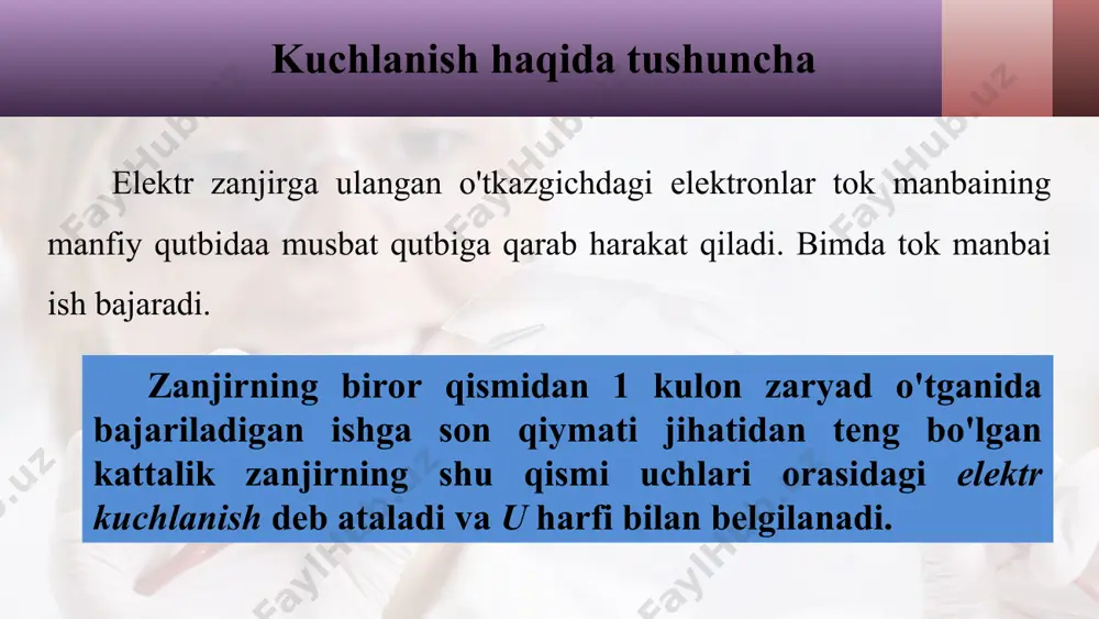 nbaining qutblaridagi kuchlanishni o'lchash uchun voltmetrning «+» qisqichi tok manbaining musbat «+» qutbiga, voltmetrning « » qisqichi esa tok manbaining manfiy «-» qutbiga to'g'ridan to'g'ri ulanadi. elektr iste'molchidagi, masalan, lampochka uchlaridagi kuchlanishni o'lchash uchun voltmetrning (7) qisqichi lampochkaning (i') qisqichiga, voltmetrning (2) qisqichi lampoch­kaning (2') qisqichiga ulanadi (42-rasm). volt­metrning iste'molchiga nisbatan bunday ulanishi parallel ulanish deyiladi. voltmetr elektr zanjirdagi kuchlanishi o'lchanadigan iste'molchiga parallel qilib ulanadi. tok manbalarining ulanishi bitta galvanik element beradigan kuchlanish ko'p hollarda yetarli bo'lmaydi. masalan, ayrim ko'chma radiolar 3 v li tok manbaida ishlaydi. galvanik elementlarning har biri 1,5 v kuchlanish beradi. 3 v li kuchlanishni olish uchun radioga 1,5 v lik ikkita galvanik elementi qo'yiladi (43-a rasm). 9 v da ishlaydigan magnitofon uchun 1,5 v li 6 ta galvanik elementni ketma-ket ulash kerak (43-b rasm). akkumulatorlarda bir nechta galvanik element ketma-ket ulangan bo'ladi. masala yechish namunasi elektr zanjirdagi lampochkaga parallel ulangan voltmetr 1,5 v ni ko'rsatmoqda. …