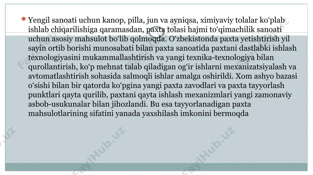 etilmaydi. paxtani maydonchalarda g‘aramlash faqat havo quruq paytida olib boriladi, yomg‘ir yoqqanda g‘aramlash taqiqlanadi. g‘aramga to‘kilgan paxta maydonning hamma joyiga bir tekis va bir xil qalinlikda joylashtirilishi lozim. g‘aramlangan paxtaning balandligi (uning cho‘kishigacha) sanoat navi va namligiga qarab quyidagi jadvalda ko‘rsatilgandagidek bo‘lishi kerak. namligi 20% dan ortiq paxta qts (quritish-tozalash sexi)yonida joylanadi, chunki bunday paxtalar ushlab turilmasdan zudlik bilan quritilishi va qayta ishlanishi lozim. namligi 14% gacha bo‘lgan paxtani ts (tozalash sexi) mintaqasida, 14% dan ortiq bo‘lganini esa qts mintaqasida joylash kerak. paxta g‘aramining shakllanishi va cho‘kishidan so‘ng, uning yon hamda burchak tomonlari terib tekislanadi. paxtani g‘aramlash vaqtida uning g‘aram maydonchasining yuzasida bir tekisda joylanishiga va zich shibbalanishiga e’tibor berish kerak. g‘aramning zichlanadigan chekkalari doimo g‘aramning o‘rta sathidan pastroq bo‘lishi lozim. quyidagi hollarda g‘aramlar mustahkamligi etarli darajada bo‘lmaydi va ular qulaydi: paxtaning pastki va keyingi qatlamlari yetarli darajada shibbalanmasa; g‘aram burchaklari noto‘g‘ri joylansa va yetarli darajada shibbalanmasa; g‘aramning butun yuzasi …