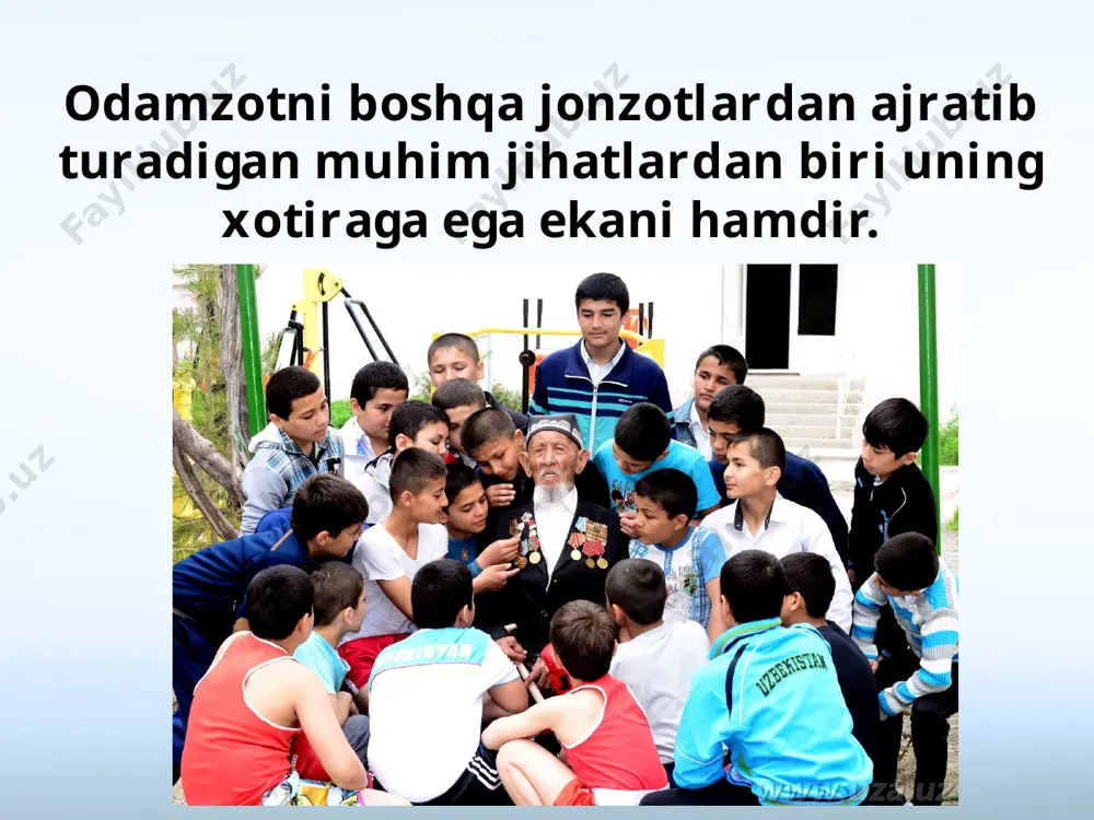 joylashgan, o‘zbekona naqshinkor ayvonlar bilan o‘ralgan xotira maydoni doimiy sukunat og‘ushida. maydon to‘rida jigargo‘shasini kutib, uning xotirasi qarshisida bosh egib o‘tirgan motamsaro ona siymosi. muazzam ustunli ayvonlar ostida qoraqalpog‘iston respublikasi va barcha viloyatlarimizdan, poytaxt toshkent shahridan ikkinchi jahon urushiga ketib, qaytib kelmagan vatandoshlarimizning ismi shariflari bitilgan zarhal sahifalar joylashgan. savol va topshiriqlar: 1. tarix darslaridan sho‘ro davrida amalga oshirilgan qanday qatag‘onlar to‘g‘risidagi bilimlarga ega bo‘ldingiz? 2. sobiq sho‘rolar davrida xalqimizning tarixiy xotirasini toptash va ma’naviy qadriyatlarini qadrsizlantirish bo‘yicha qanday kirdikorlar sodir etilgan? 3. o‘tganlarni xotirlash – ularni eslash, yaxshi fazilatlarini yodga olish bilan chegaralanadimi? tiriklardan yana nimalar talab etiladi, deb o‘ylaysiz? 4. mahallangizda, qishlog‘ingizda ikkinchi jahon urushida ishtirok etgan qariyalar bormi? ulardan qanday hikoyalar eshitgansiz? 5. insonning avlodlar xotirasida abadiy qolishi nimalarga bog‘liq ekani to‘g‘risidagi fikringiz bilan o‘rtoqlashing. 6. quyidagi rasmlarda xalqimizning qanday ezgu fazilatlari mujassam etilganini izohlang. image2.jpeg image3.jpeg image4.jpeg image5.jpeg image6.jpeg image7.jpeg image8.jpeg image9.jpeg image10.jpeg image11.jpeg image12.jpeg image13.jpeg …