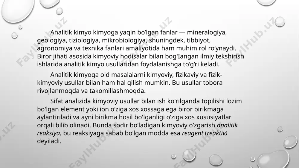 ketishi, nur chiqarish va boshqa belgilar bilan aniqlanadi. ma’lum darajada aniqlik bilan titrlashning oxirgi nuqtasini belgilashga imkon beradigan moddalar indikatorlar deb ataladi. indikator to‘g‘ri tanlansa, ekvivalentlik nuqtasi titrlashning oxirgi nuqtasi bilan mos tushadi. 1894-yilda ostvald indikatorlar nazariyasini yaratdi. bu nazariyaga ko‘ra, neytrallash usulining indikatorlari molekula va ionlari turli rangga ega bo‘lgan organik kislota yoki asoslardir. ichki va tashqi indikatorlar. ko‘pincha, indikator titrlanayotgan eritmaga qo‘shiladi. titrlash jarayonida indikator titrlanayotgan eritmada bo‘ladi. bunday indikatorlar ichki indikatorlar deyiladi. ba’zan titrlash jarayonida titrlanayotgan moddadan bir tomchi olib, indikator qog‘ozi ustiga tomiziladi yoki uni soat oynasi ustida, chinni plastinka yoki oq qog‘oz ustida indikator eritmasi bilan aralashtiriladi va reaksiyalarda o‘zgarish kuzatiladi. bunday indikatorlar tashqi indikatorlar deyiladi. qaytar va qaytmas indikatorlar. indikator qaytar sistemani tashkil qilib, eritmaning ph o‘zgarishi bilan, ya’ni muhitning kislotali yoki ishqoriyligiga qarab, bir necha marta o‘z rangini o‘zgartirishi mumkin. kislota-asosli indikatorlar. neytrallash usulida organik moddalardan tayyorlangan indikatorlar ishlatiladi. ular kislota yoki asos …